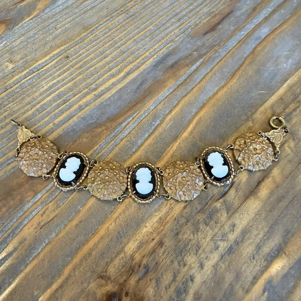 Vintage Victorian Revival Black & White Cameo Flower Panel Link Bracelet 8”